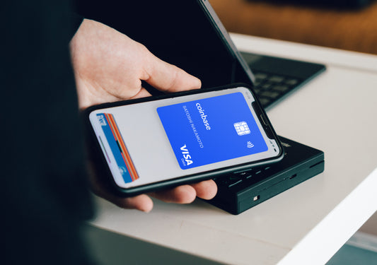 Coinbase llega a Google Pay y Apple Pay: ya es posible usar criptomonedas para pagar con el móvil en cualquier lado